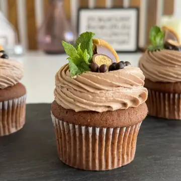 'Snickers' Cupcake photo 2