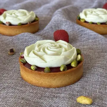 Pistachio-Raspberry Mini Tart foto 1